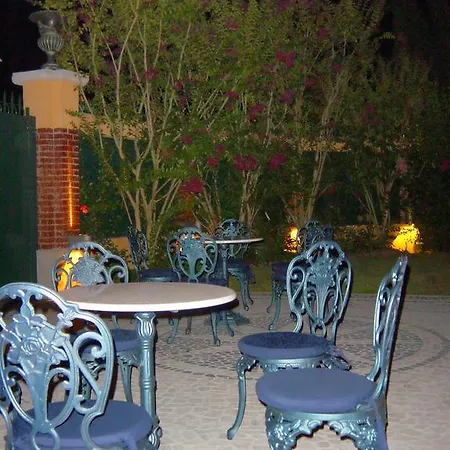 Dora Villa
